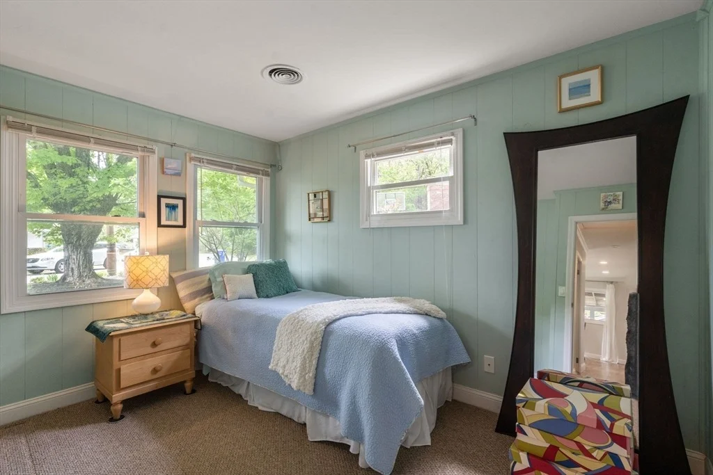 Photo of 16 Maybury Rd