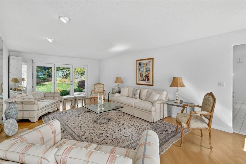 Photo of 202 Williamsburg Dr