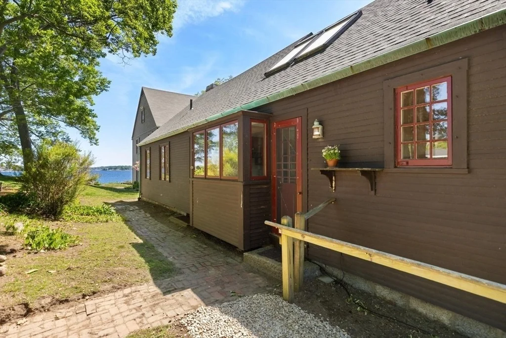 Photo of 69 Dolliver Neck Rd