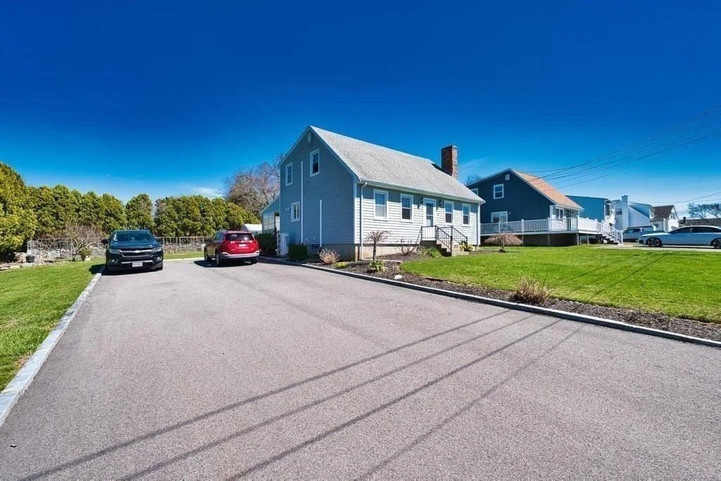 Photo of 70 River Road