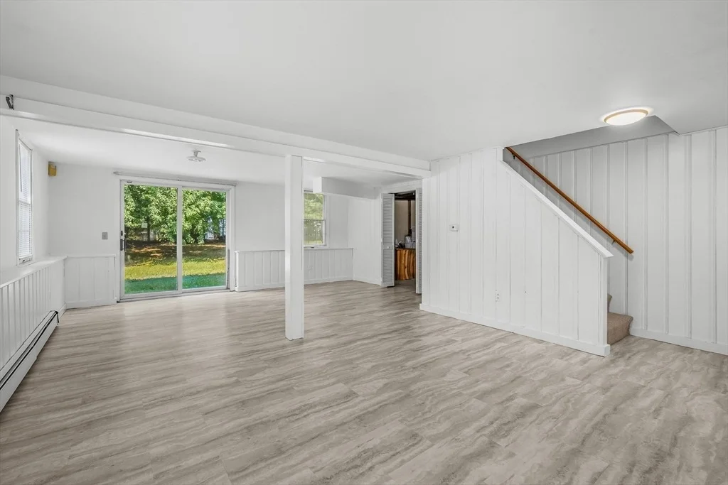 Photo of 295 Westwind Cir