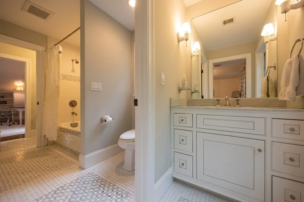 Photo of 5 Copperbeech Circle
