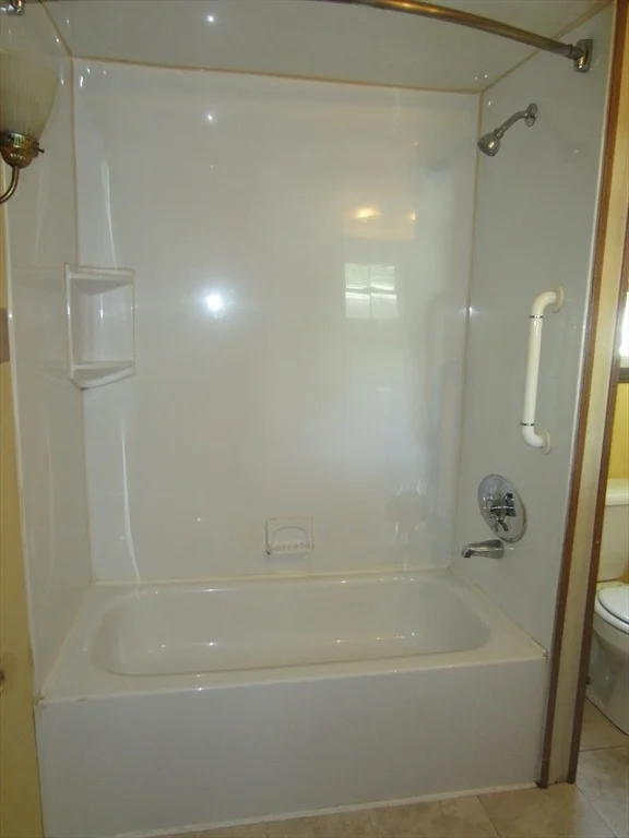 Photo of 8 Kristen Ln