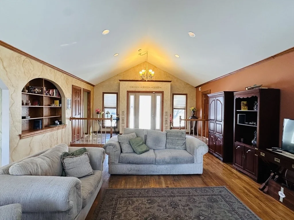 Photo of 8 Alexander Dr