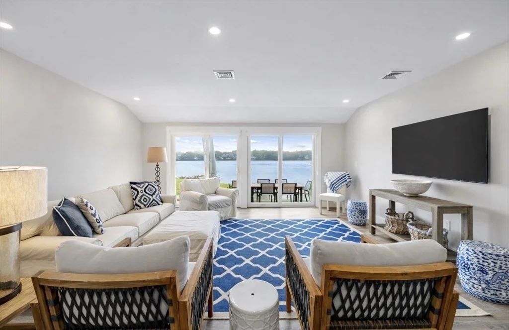 Photo of 24 Cove St