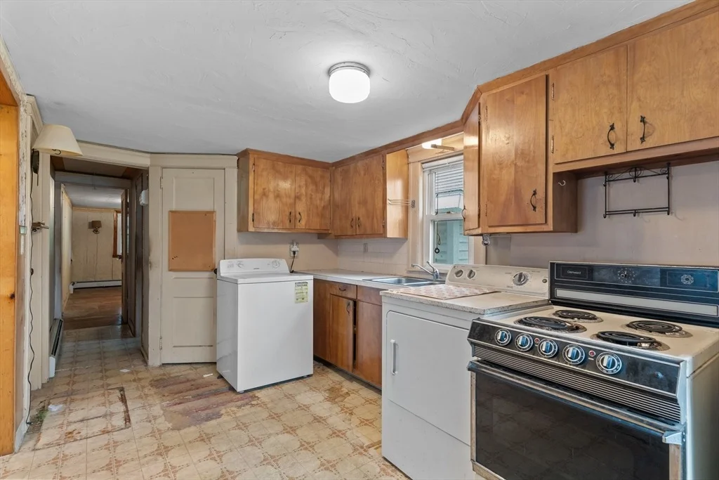 Photo of 21 Edgemere Blvd