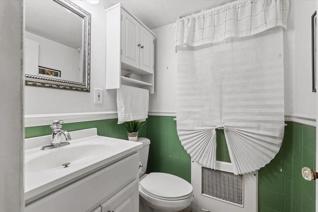 Photo of 30 Saint Elmo Rd