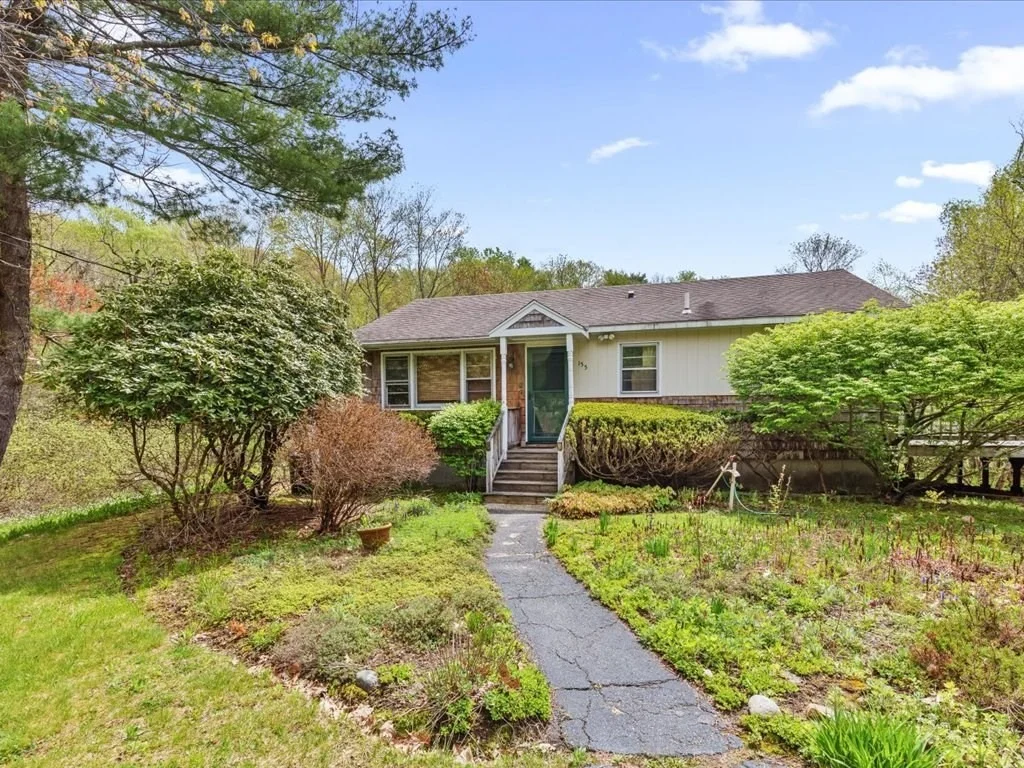 Photo of 155 Maple Street