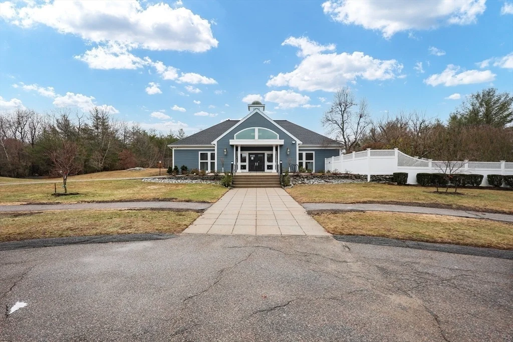 Photo of 6 Balcom Dr.