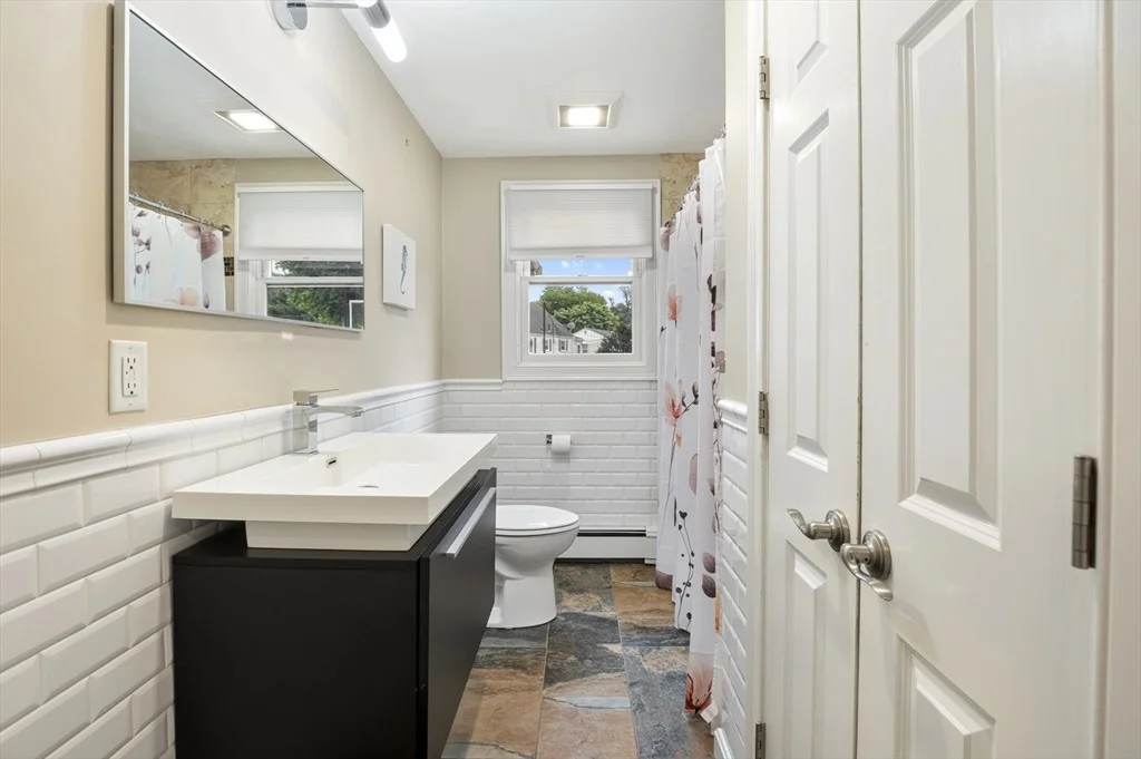 Photo of 4 Raymond Cir