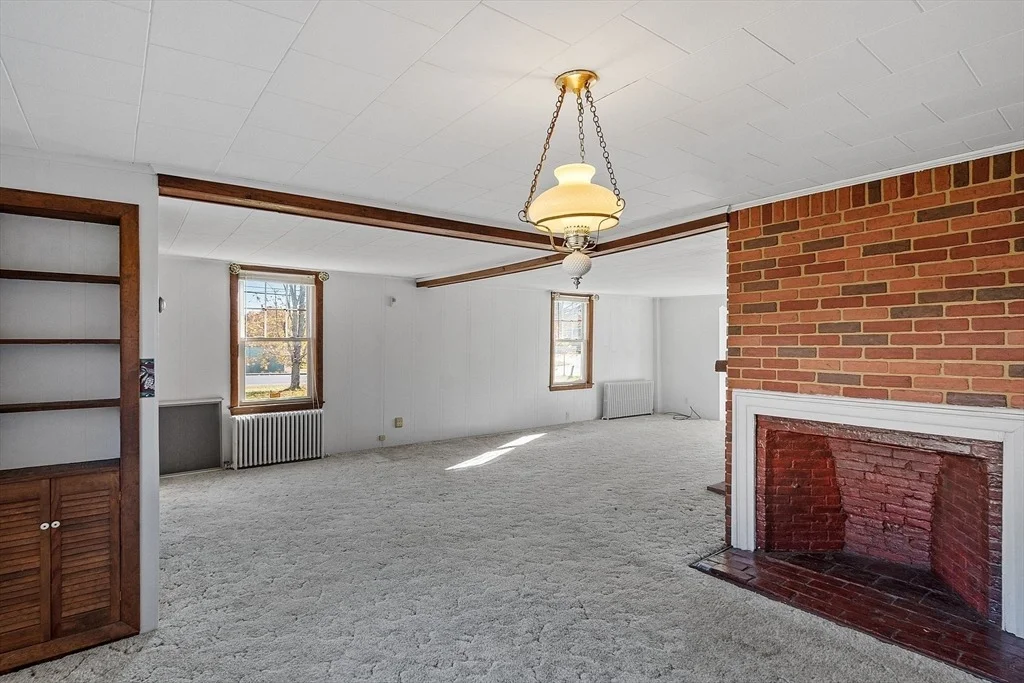 Photo of 583 W Broadway St