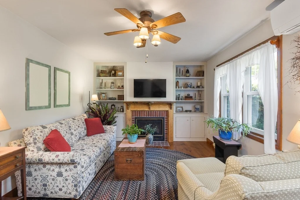 Photo of 298 Torrey Rd