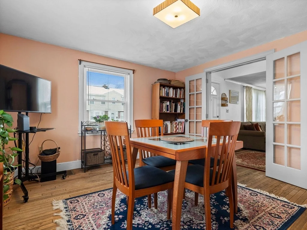 Photo of 6 Newcroft Cir