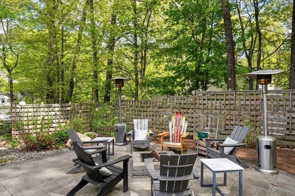 Photo of 9 Running Brook Cir