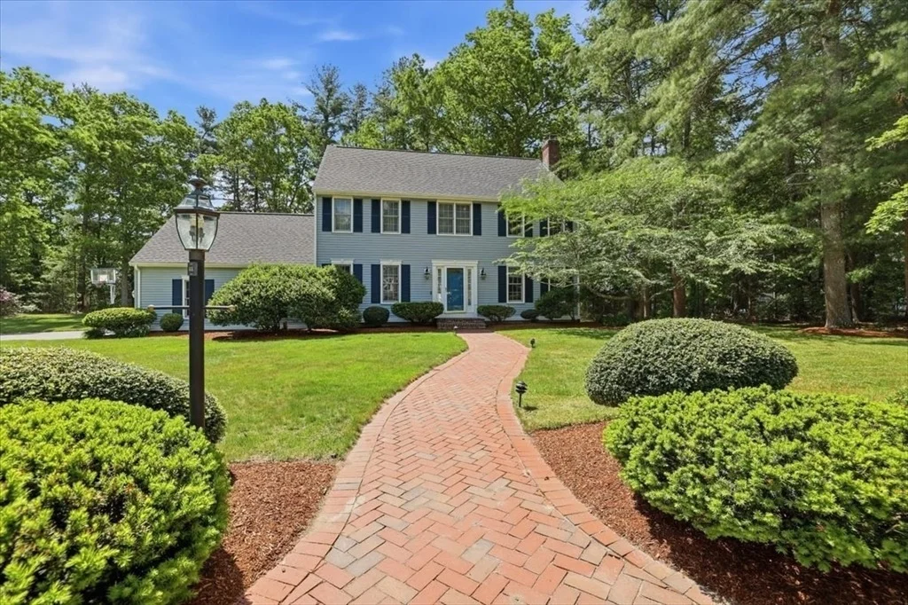 Photo of 32 Millfarm Dr
