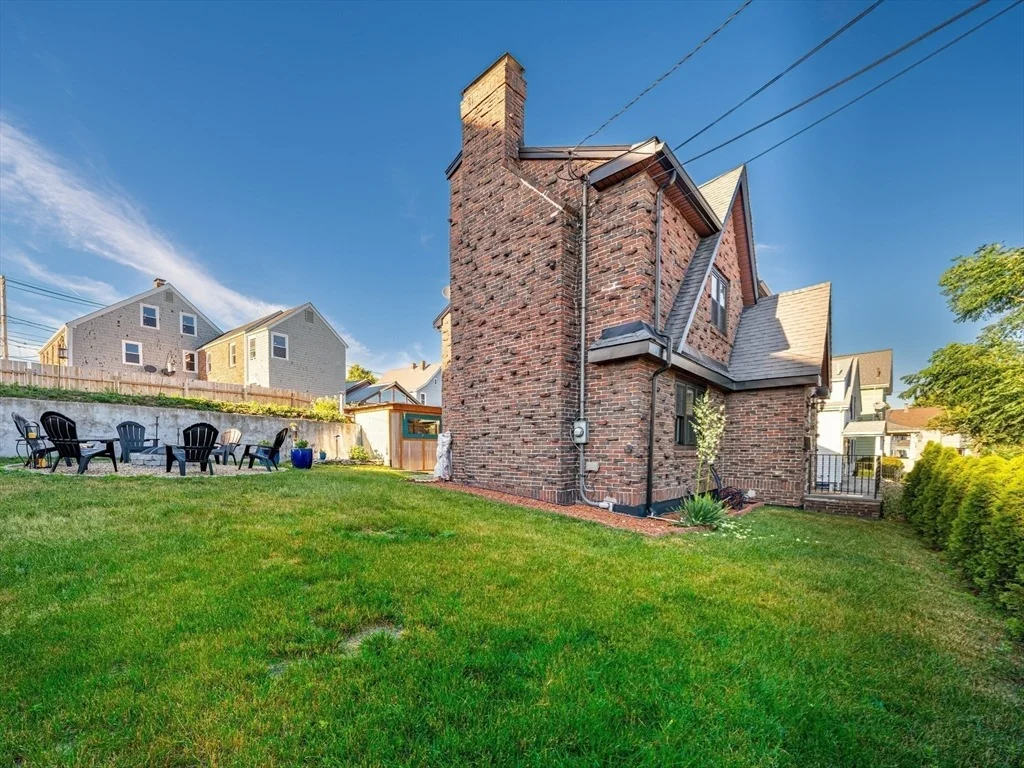 Photo of 109 Eustis St