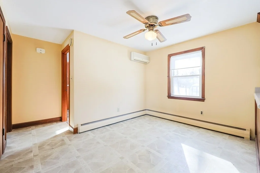 Photo of 70 Oak St.