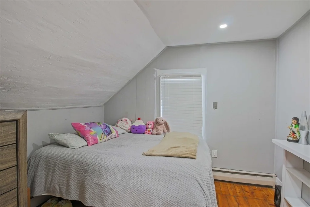 Photo of 576 Crescent St