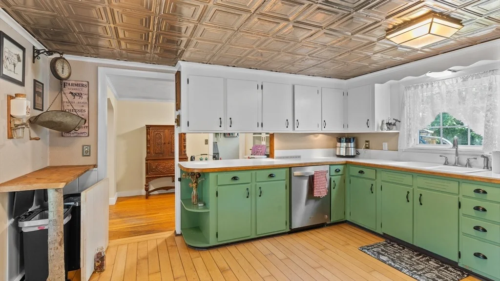 Photo of 2334 Main St