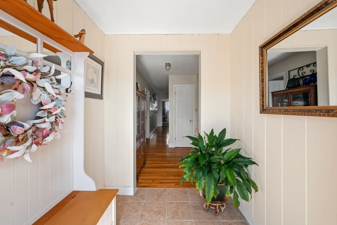 Photo of 81 Warfield Avenue