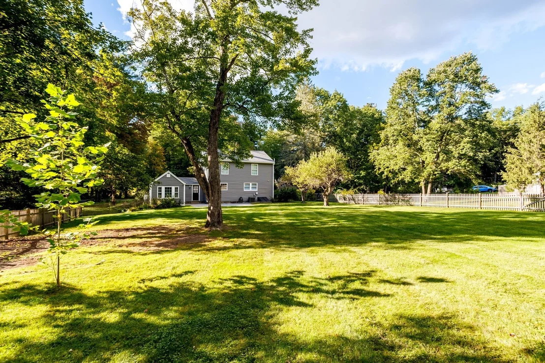 Photo of 662 Old Harvard Rd