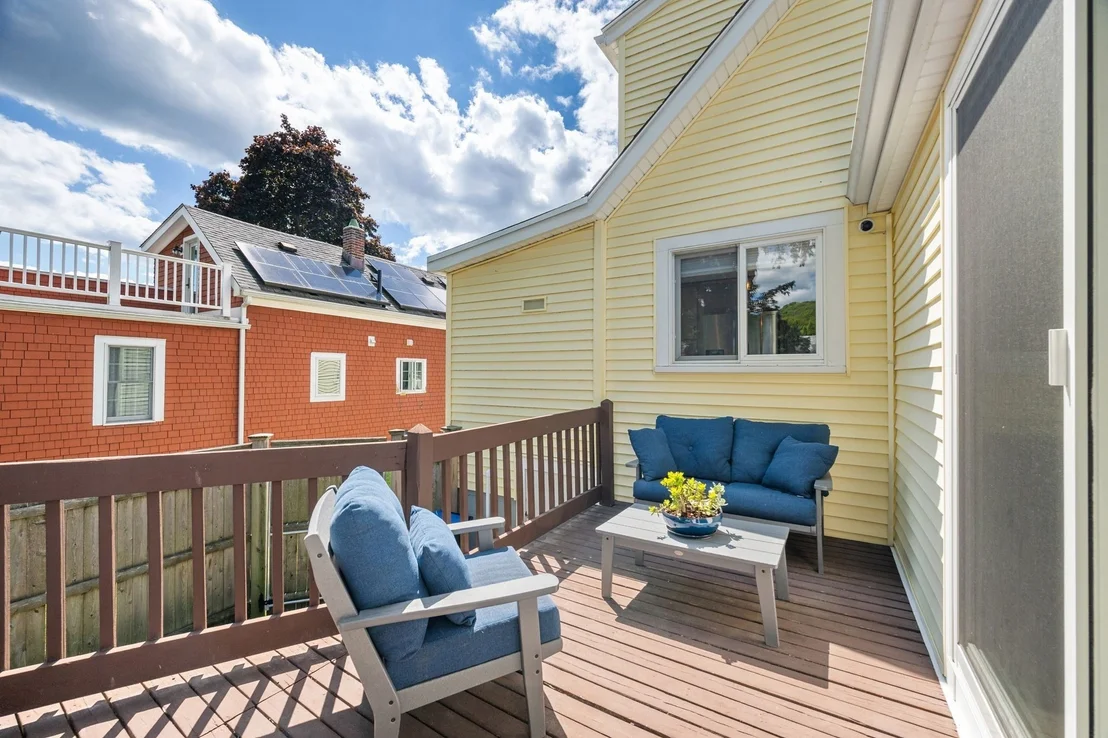 Photo of 32 Crescent Ave