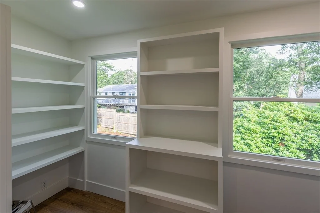 Photo of 43 Seabreeze Dr