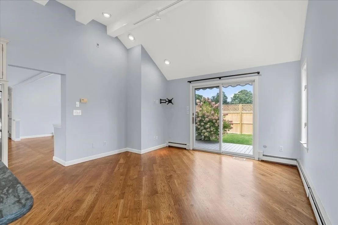 Photo of Unit 10 at 10 Floret Cir