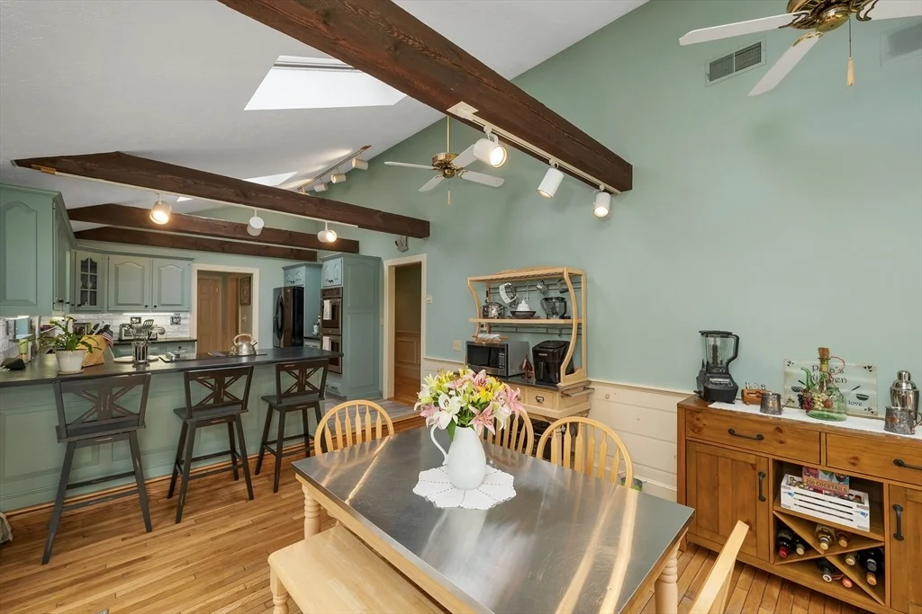 Photo of 1189 Broadway