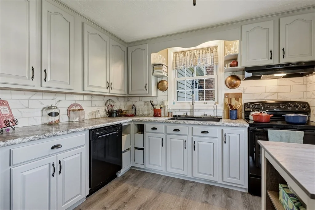 Photo of 460 State St