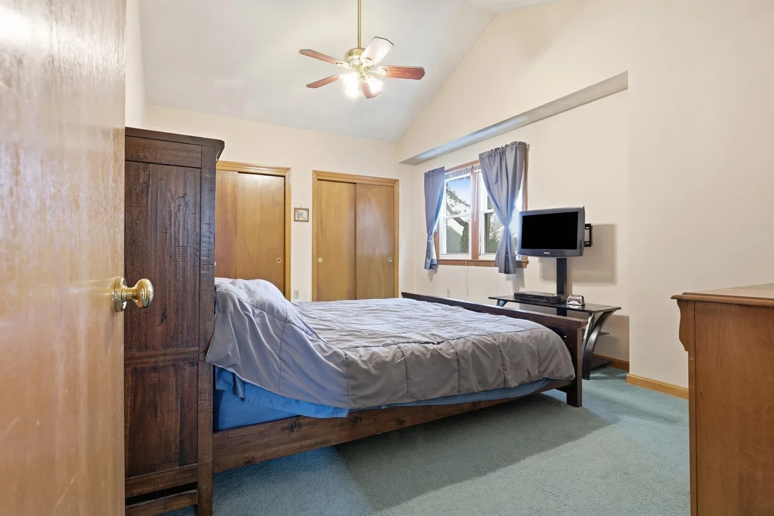 Photo of 34 Oak Knoll Rd