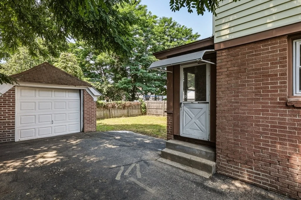 Photo of 1200 Saint James Ave
