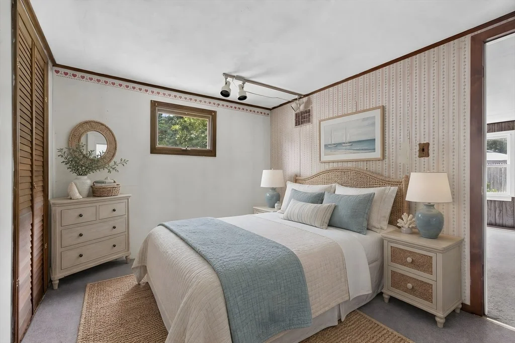 Photo of 42 Cottage Dr