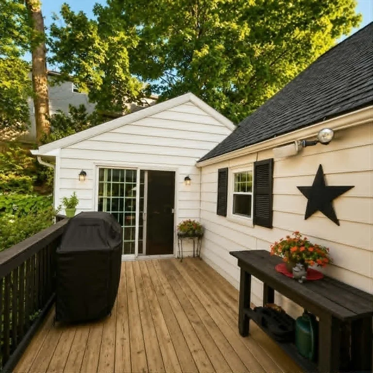 Photo of 18 Hunnewell Rd