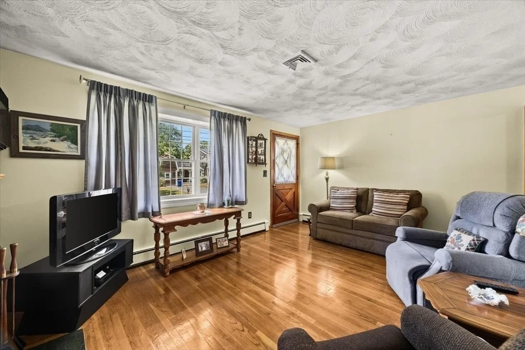 Photo of 32 Colonial Drive