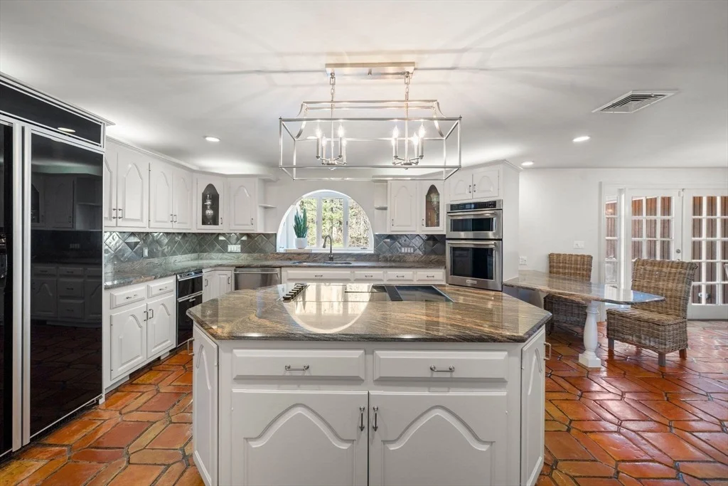 Photo of 286 Mayflower Cir