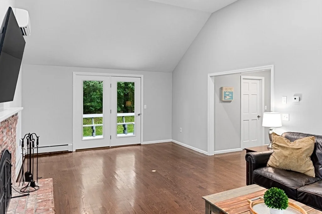 Photo of 300 Maple St