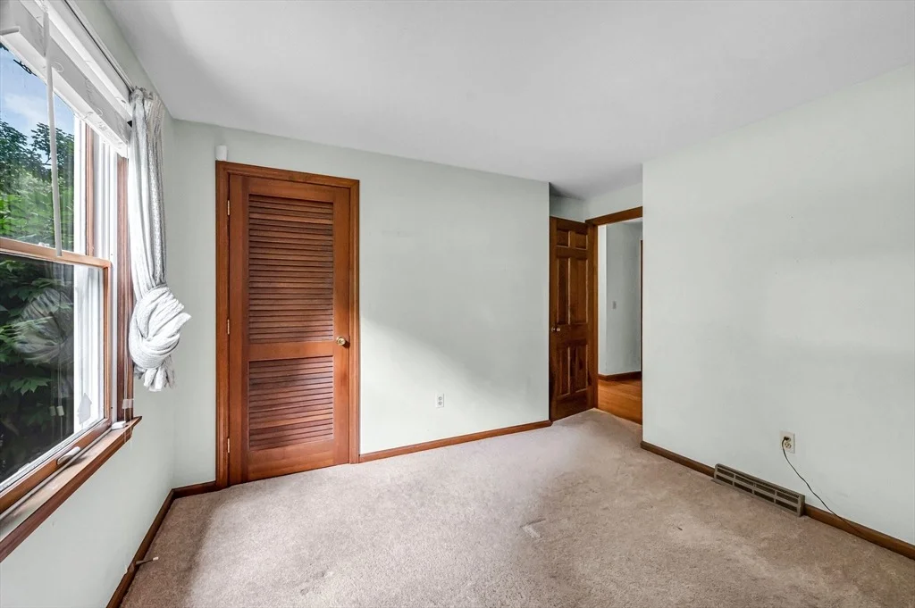 Photo of 52 Wellesley Dr