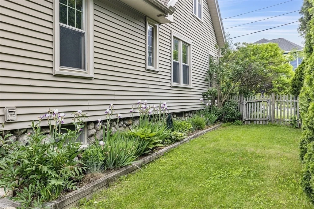 Photo of 53 Hillcroft Ave