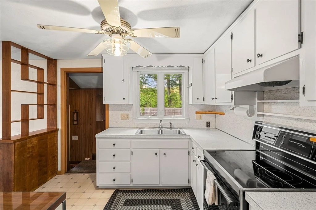 Photo of 11 Dadant Dr