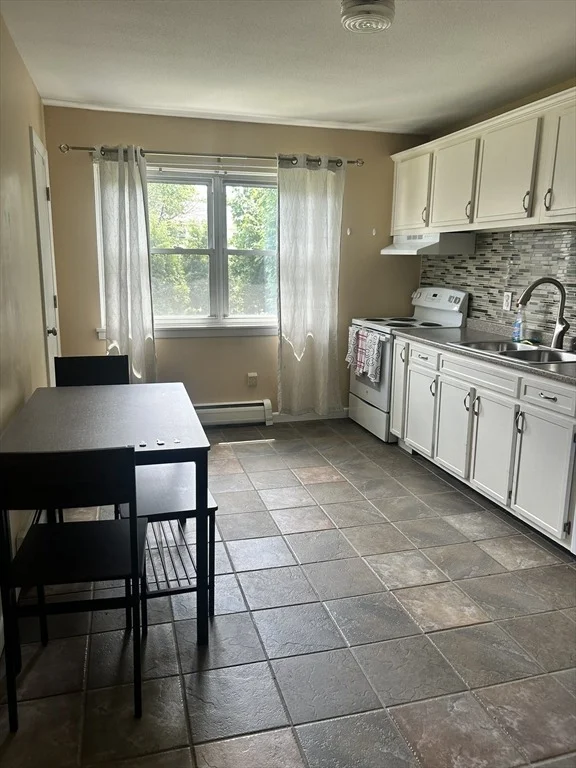 Photo of Unit C at 80 Colonial Cir
