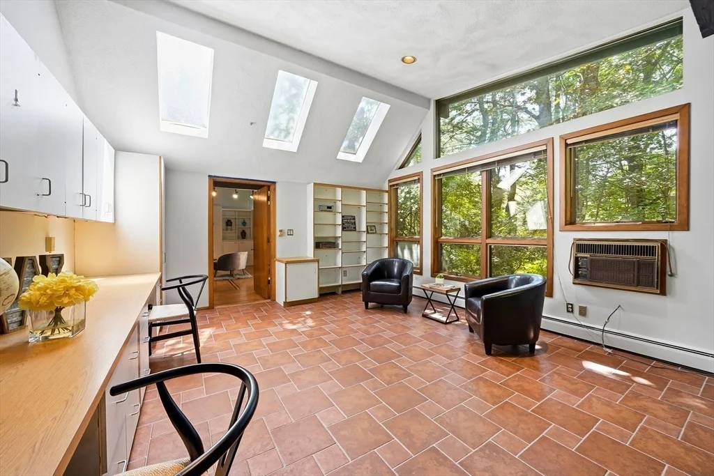 Photo of 6 Angier Rd