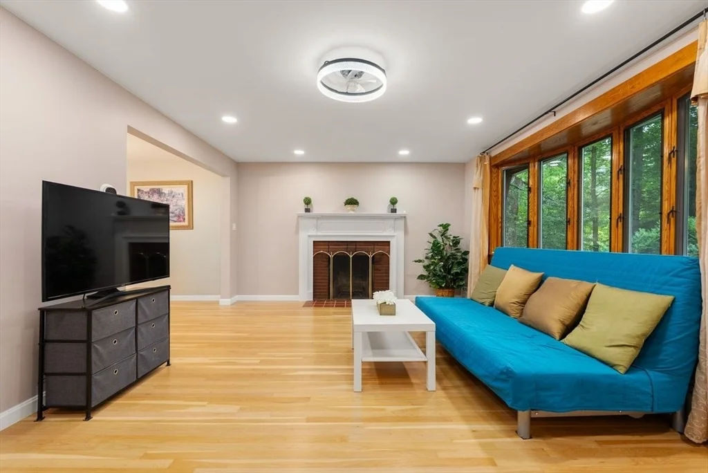Photo of 25 Meadowbrook Road