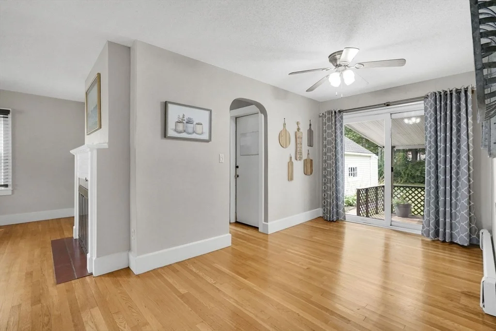 Photo of 76 Roosevelt Ave