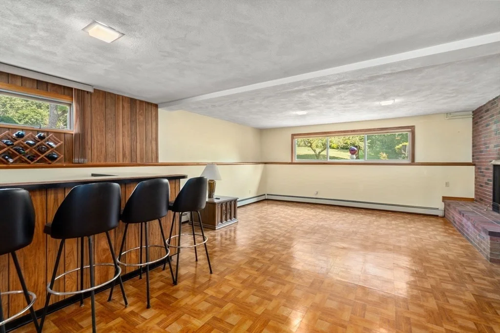 Photo of 15 Hobbs Brook Rd