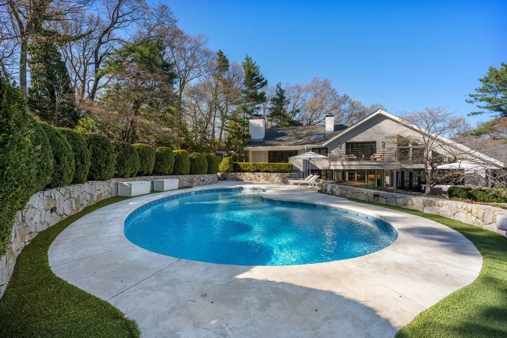 Photo of 44 Meadowbrook Road