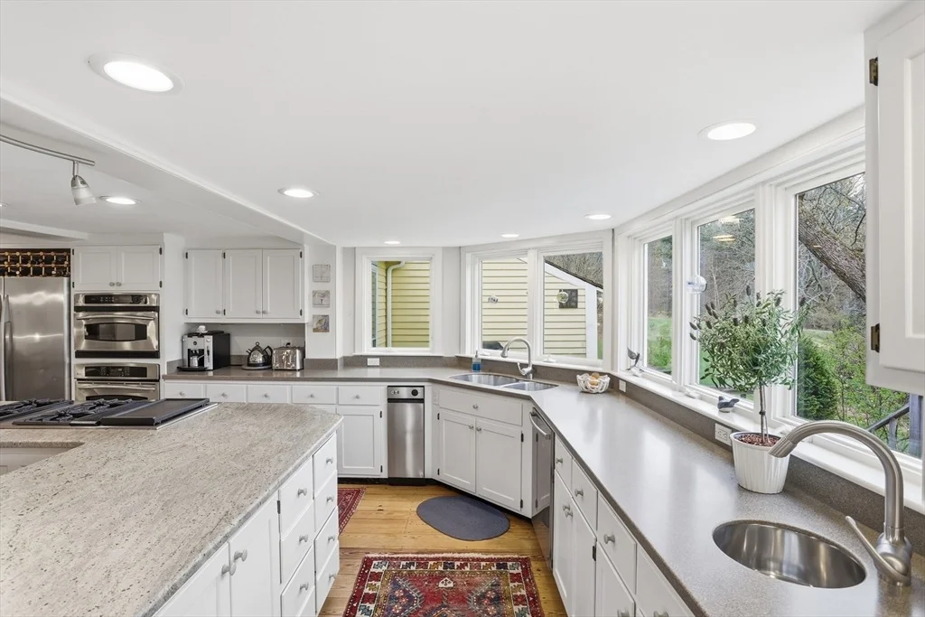 Photo of 77 Pinnacle Rd
