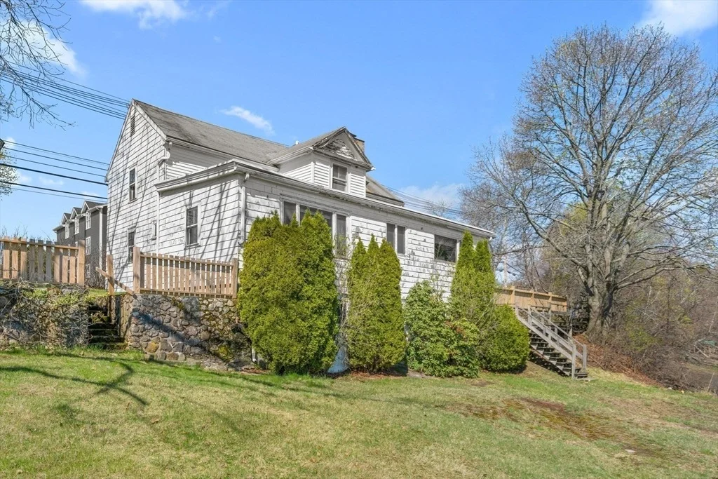 Photo of 90 Water St