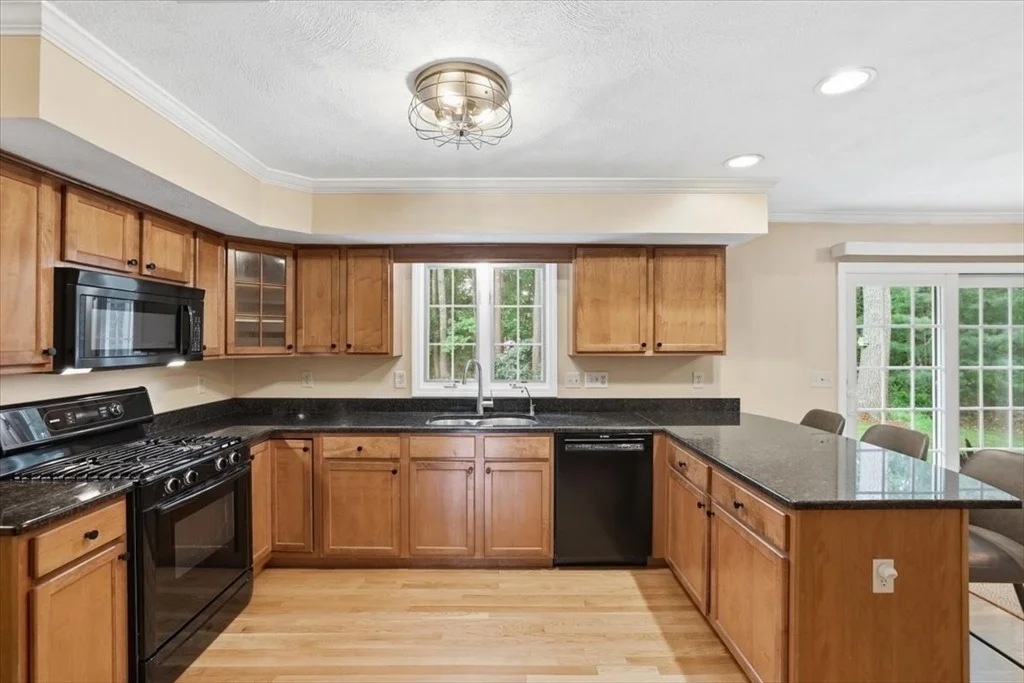 Photo of 32 Millfarm Dr