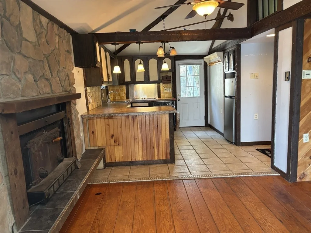 Photo of 570 Eastside Road
